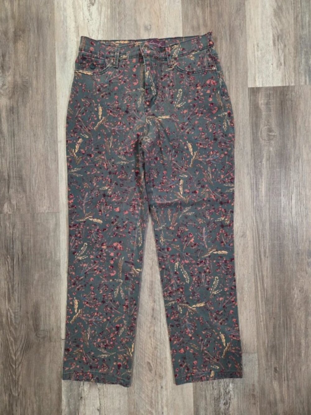 Gloria Vanderbilt Women's Amanda Classic Fit Stretch Floral All Over Jeans Size